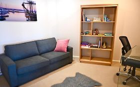 Sub Penthouse Luxe Suit, Cbd, Secure Parking,